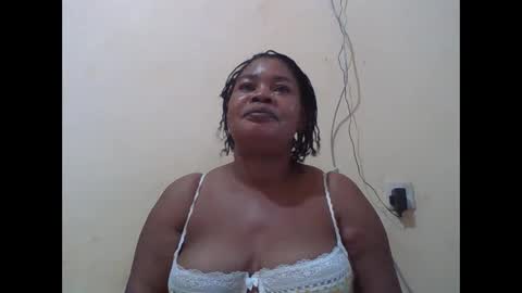 Snapshot of sexydove2 chatting on October 2025 03:48:01 AM EMILY online show from October 2025 03:48:01 AM