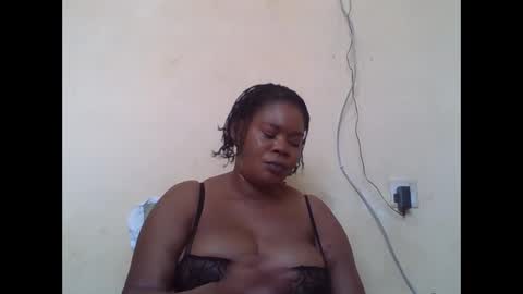 Snapshot of sexydove2 chatting on October 2025 06:56:01 AM EMILY online show from October 2025 06:56:01 AM