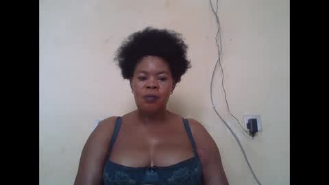 Snapshot of sexydove2 chatting on October 2025 07:01:02 AM EMILY online show from October 2025 07:01:02 AM