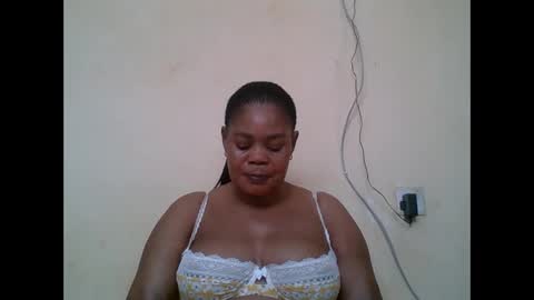 Snapshot of sexydove2 chatting on November 2025 06:44:01 AM EMILY online show from November 2025 06:44:01 AM