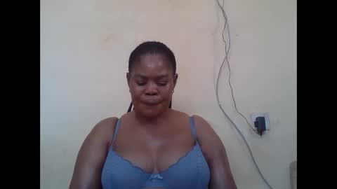 Snapshot of sexydove2 chatting on November 2025 07:40:01 AM EMILY online show from November 2025 07:40:01 AM