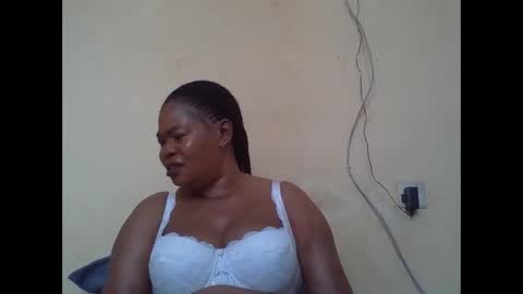 Snapshot of sexydove2 chatting on November 2025 07:19:01 AM EMILY online show from November 2025 07:19:01 AM