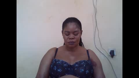 Snapshot of sexydove2 chatting on November 2025 06:35:01 AM EMILY online show from November 2025 06:35:01 AM