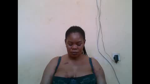 Snapshot of sexydove2 chatting on December 2025 07:06:02 AM EMILY online show from December 2025 07:06:02 AM