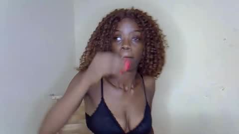SexyHollyMontana1111 online show from April 2026 06:41:01 AM
