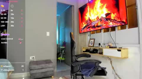 Snapshot of sexyhotblack21 chatting on December 2025 01:53:01 PM hotebony online show from December 2025 01:53:01 PM