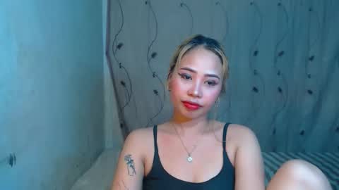 Snapshot of sexyhotbojean chatting on November 2025 06:56:02 PM jeanken and jelian online show from November 2025 06:56:02 PM