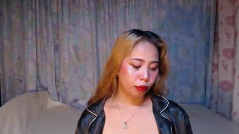 Snapshot of sexyhotbojean chatting on November 2025 10:08:02 AM jeanken and jelian online show from November 2025 10:08:02 AM