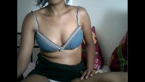 Snapshot of sexylarra12 chatting on December 2024 08:44:02 AM sexylarra12 online show from December 2024 08:44:02 AM