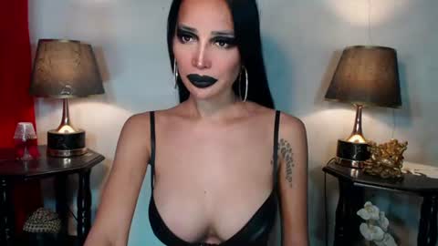 Snapshot of sexylusty2258 chatting on August 2026 02:21:01 AM Queen Sofia online show from August 2026 02:21:01 AM