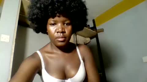 Snapshot of sexymelanin001 chatting on October 2025 07:01:02 PM sexymelanin001 online show from October 2025 07:01:02 PM