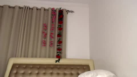 Snapshot of sexymia06 chatting on February 2025 01:02:01 AM Melina online show from February 2025 01:02:01 AM