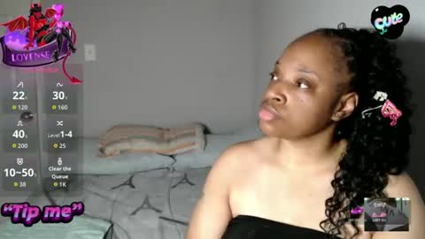 Snapshot of sexymona1218 chatting on November 2025 10:31:02 PM SexyMona online show from November 2025 10:31:02 PM