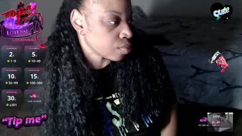 Snapshot of sexymona1218 chatting on December 2025 05:12:02 AM SexyMona online show from December 2025 05:12:02 AM