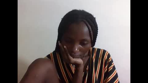 VIVIAN online show from November 2025 08:00:01 PM