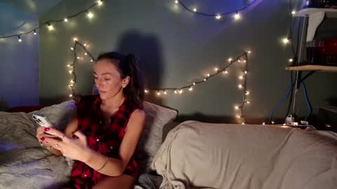 Royal Duo online show from February 2025 12:30:01 AM