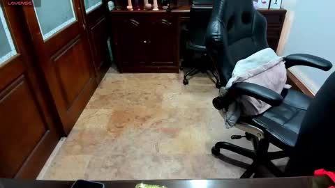 R A C H E L online show from November 2025 12:16:02 PM