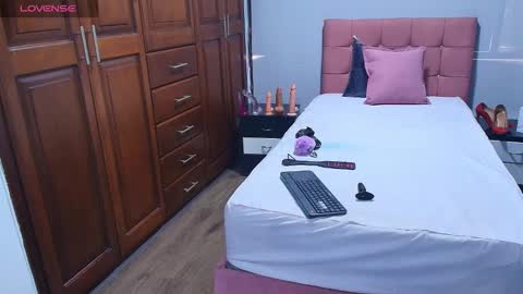 R A C H E L online show from January 2026 12:29:01 PM