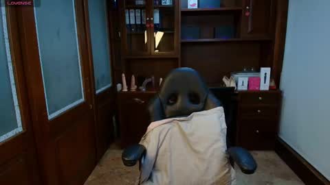 R A C H E L online show from February 2026 12:06:01 PM