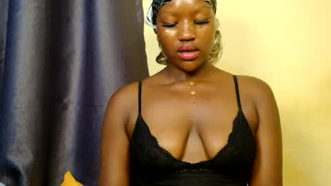 sexyroznnah online show from June 2026 12:07:02 PM
