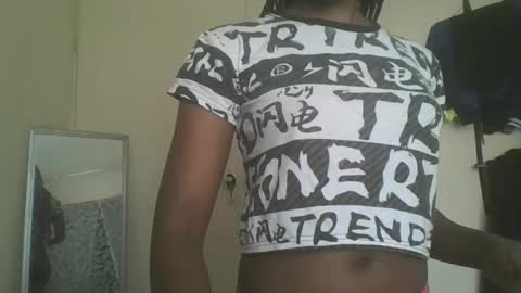 Snapshot of sexyy_tiny chatting on October 2025 09:22:01 AM Mel online show from October 2025 09:22:01 AM