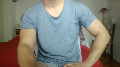 Snapshot of sexyyphilip chatting on December 2024 09:35:01 PM sexyyphilip online show from December 2024 09:35:01 PM