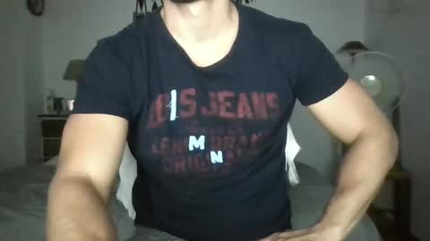 Snapshot of sexyyphilip chatting on January 2025 01:06:02 AM sexyyphilip online show from January 2025 01:06:02 AM