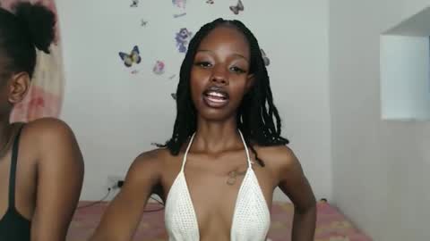sexyzuriel online show from April 2026 09:48:01 AM
