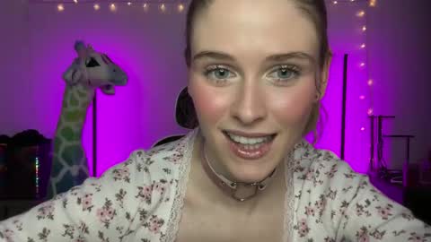 Snapshot of shadebabe chatting on February 2025 07:51:02 AM shadebabe online show from February 2025 07:51:02 AM