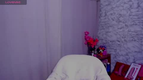 Snapshot of shaden_1 chatting on June 2026 01:58:01 AM Liz online show from June 2026 01:58:01 AM