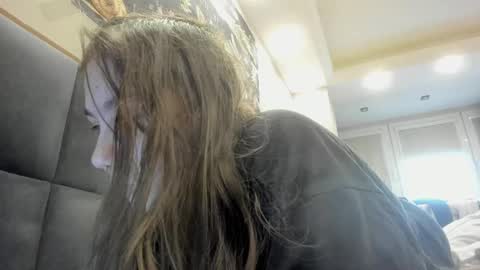 Snapshot of shadow_raffi chatting on February 2025 01:05:01 PM shadow_raffi online show from February 2025 01:05:01 PM