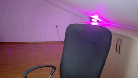 Aya online show from October 2025 09:49:01 AM