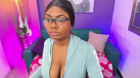 shalom_brown online show from May 2026 07:33:01 PM