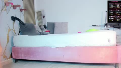 shalomexotic online show from September 2025 12:06:01 PM