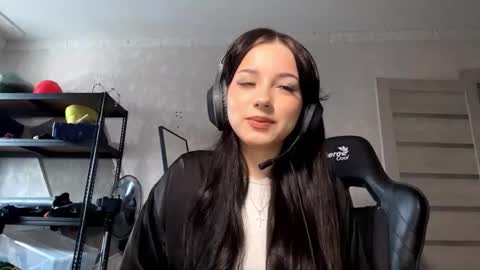 Viola online show from October 2025 06:25:02 AM