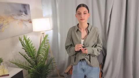 Christina online show from April 2026 03:31:02 AM