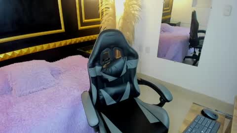 Shanel online show from April 2026 12:13:01 PM