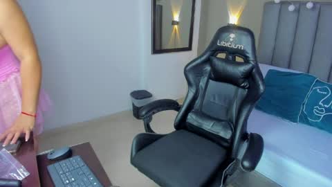 Shanel online show from April 2026 12:32:02 PM