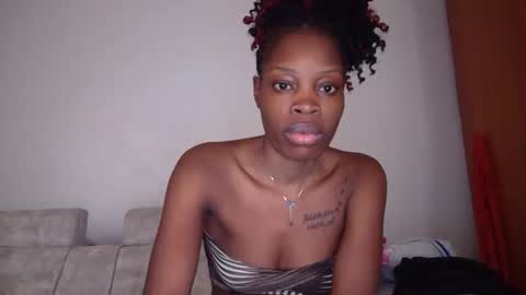 Snapshot of shania_sleigh chatting on January 2025 11:58:02 AM shania_sleigh online show from January 2025 11:58:02 AM