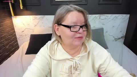 Shannon online show from March 2025 05:14:02 AM