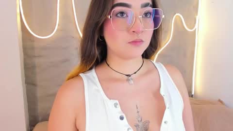 Shanntal  online show from February 2026 07:46:01 PM