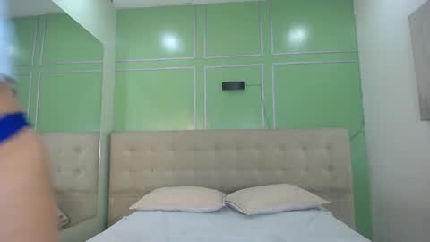 Snapshot of shanon_mature_ chatting on January 2025 10:08:02 PM Shanon online show from January 2025 10:08:02 PM