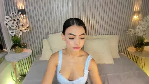 Snapshot of shanonclark chatting on October 2025 06:13:02 PM SHANON online show from October 2025 06:13:02 PM