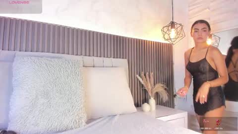 Snapshot of shanonclark chatting on October 2025 07:16:01 PM SHANON online show from October 2025 07:16:01 PM