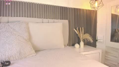 Snapshot of shanonclark chatting on October 2025 07:15:02 PM SHANON online show from October 2025 07:15:02 PM