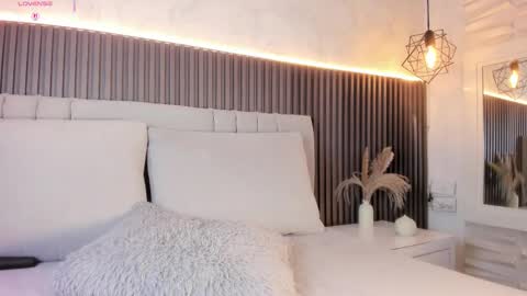 Snapshot of shanonclark chatting on November 2025 07:35:01 PM SHANON online show from November 2025 07:35:01 PM