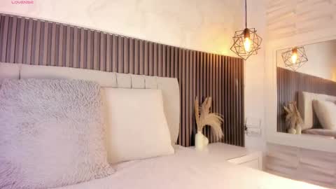 Snapshot of shanonclark chatting on November 2025 11:10:01 AM SHANON online show from November 2025 11:10:01 AM