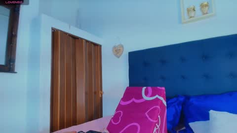 shantallvegga1 online show from September 2025 12:17:02 PM