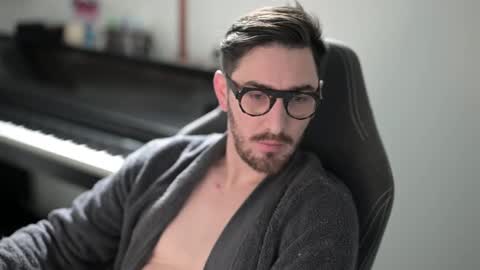 Snapshot of shape80 chatting on November 2025 09:42:02 AM frenchy boy online show from November 2025 09:42:02 AM