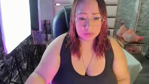 Snapshot of shara_oz chatting on February 2026 03:05:02 AM Shara Oz online show from February 2026 03:05:02 AM